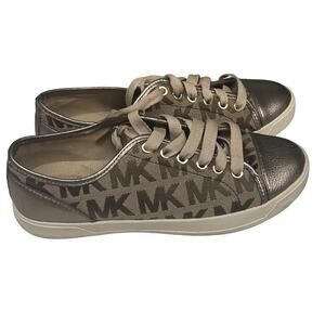 Michael Kors City Sneakers, Women's Sneakers shoes size 7M, with box